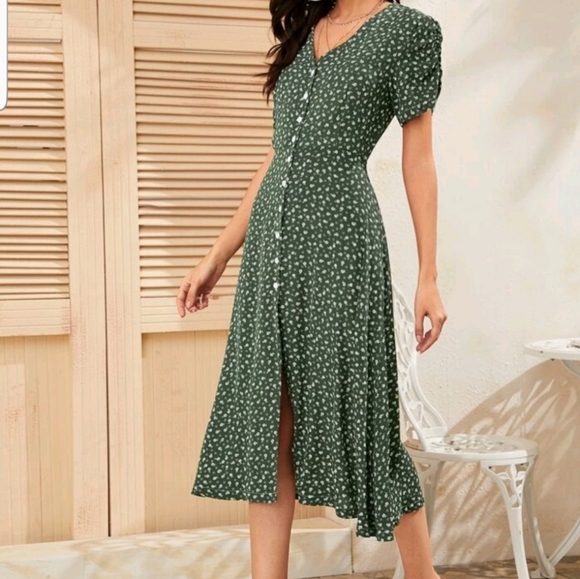 CLEAR OUT CLOSET PRICE DROPPED AND FIRM EVERTHING MUST GO - Picture 4 of 5